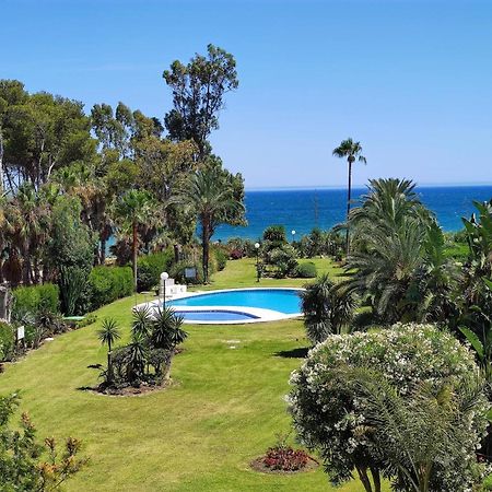 Spacious Beachfront Town House In Estepona With Fully Equipped Kitchen, Pools, Garden, Sea View ภายนอก รูปภาพ