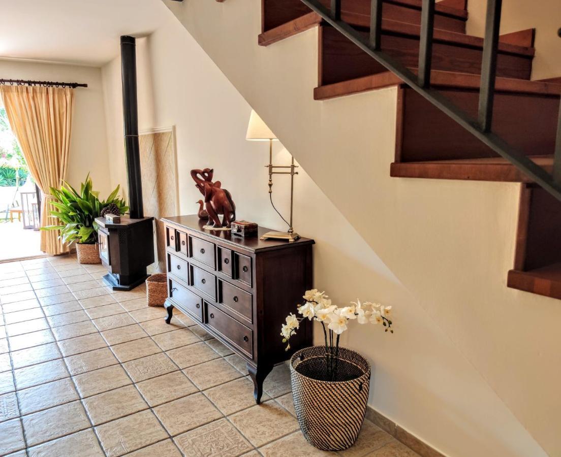 Spacious Beachfront Town House In Estepona With Fully Equipped Kitchen, Pools, Garden, Sea View ภายนอก รูปภาพ
