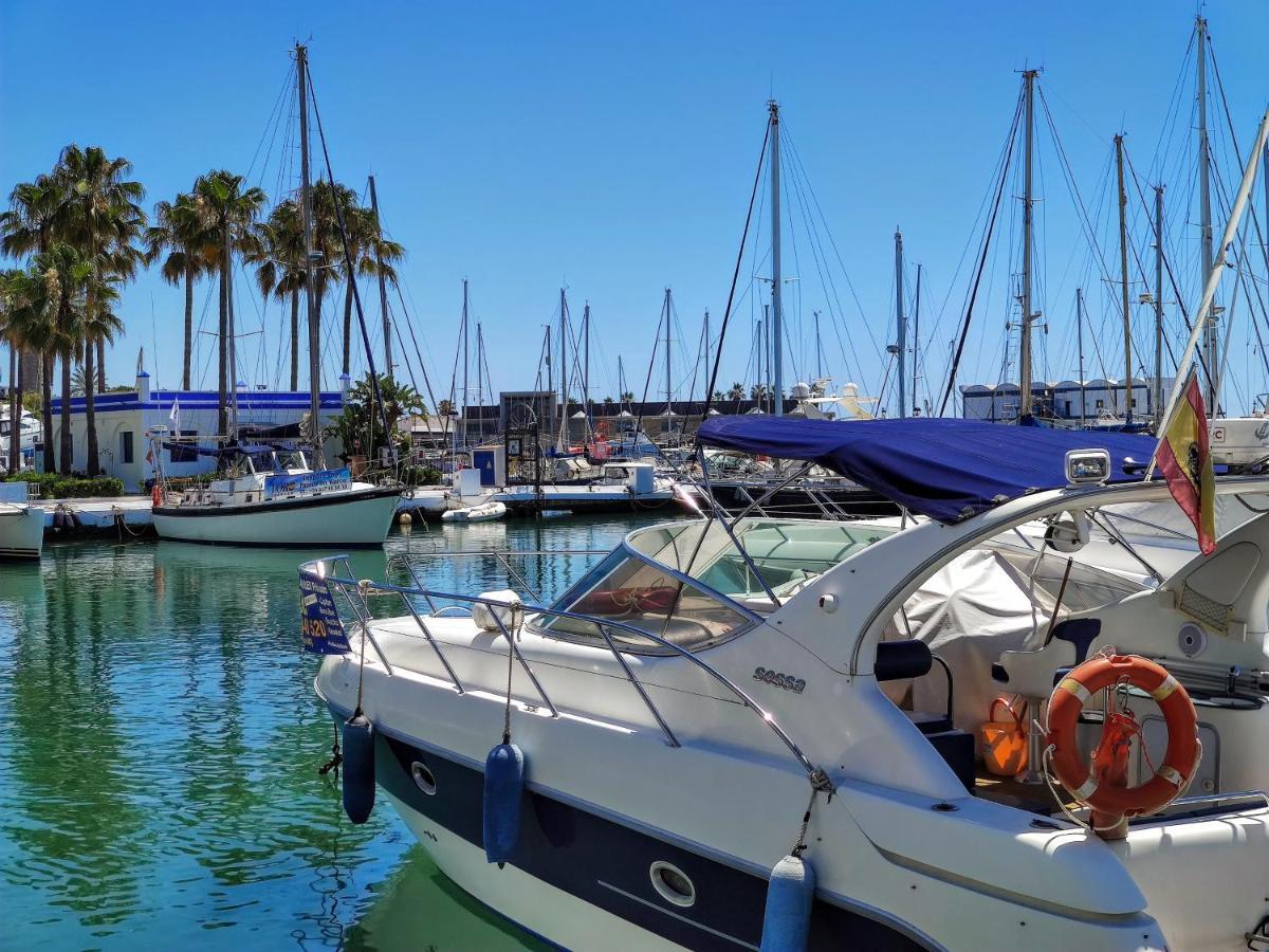 Spacious Beachfront Town House In Estepona With Fully Equipped Kitchen, Pools, Garden, Sea View ภายนอก รูปภาพ